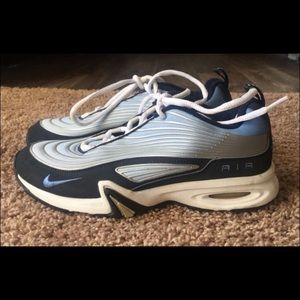 Women’s Nike cross trainers